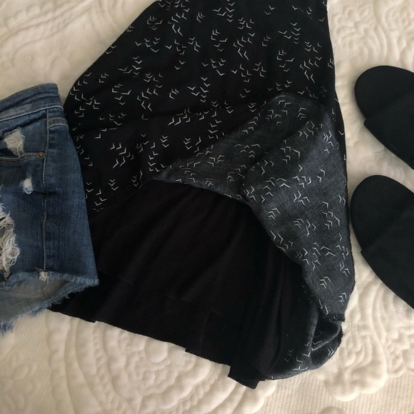 Mango Black Lined Swing Style Tank Top size Medium - Picture 3 of 4